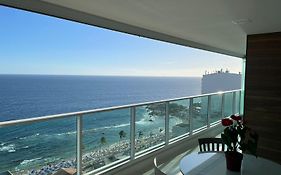 Apartamento Na Barra Alto Padrao Com Vista Mar